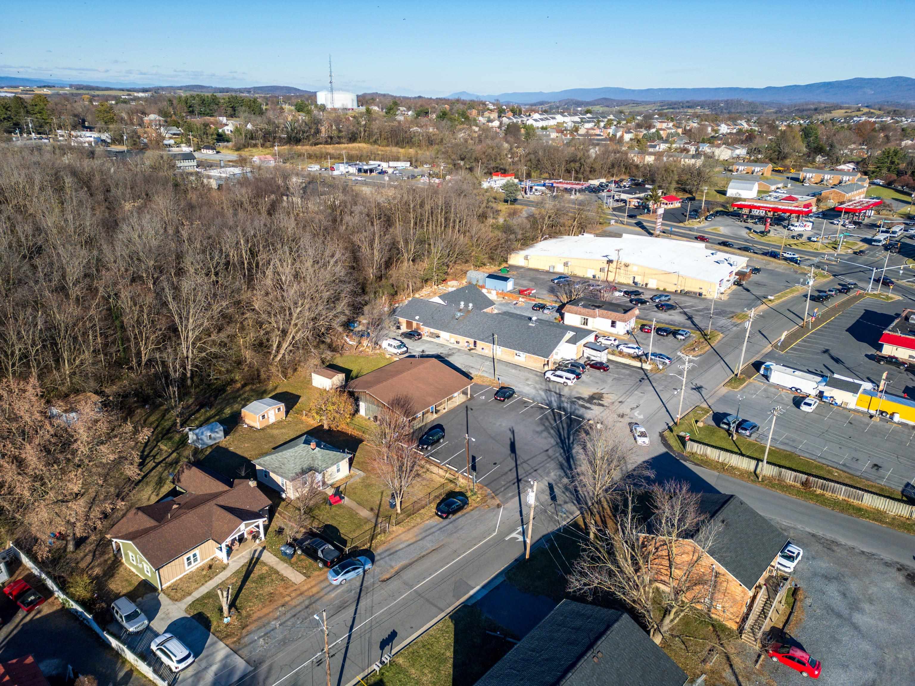 608 HAWKINS ST, HARRISONBURG, Virginia 22801, 2 Bedrooms Bedrooms, ,1 BathroomBathrooms,Residential,608 HAWKINS ST,659359 MLS # 659359