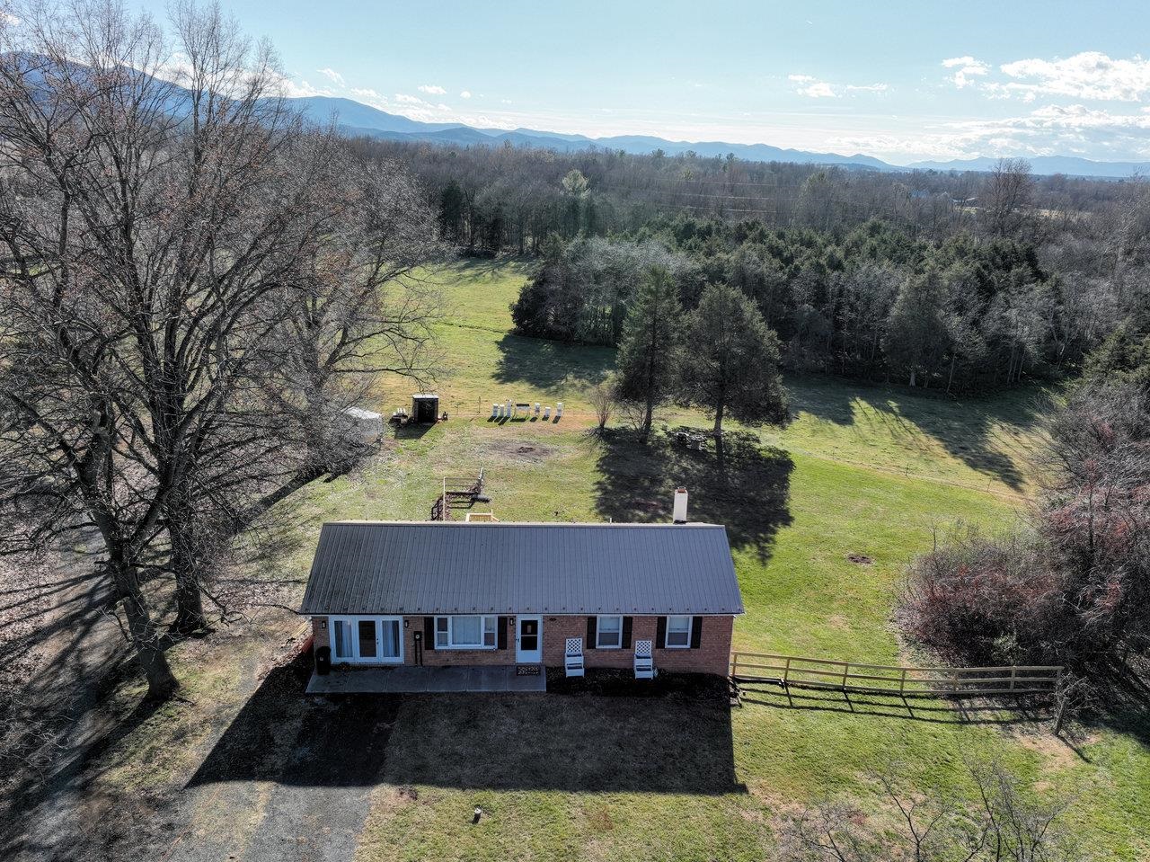 300 MARTIN ST, LURAY, Virginia 22835, 4 Bedrooms Bedrooms, ,2 BathroomsBathrooms,Residential,300 MARTIN ST,659419 MLS # 659419