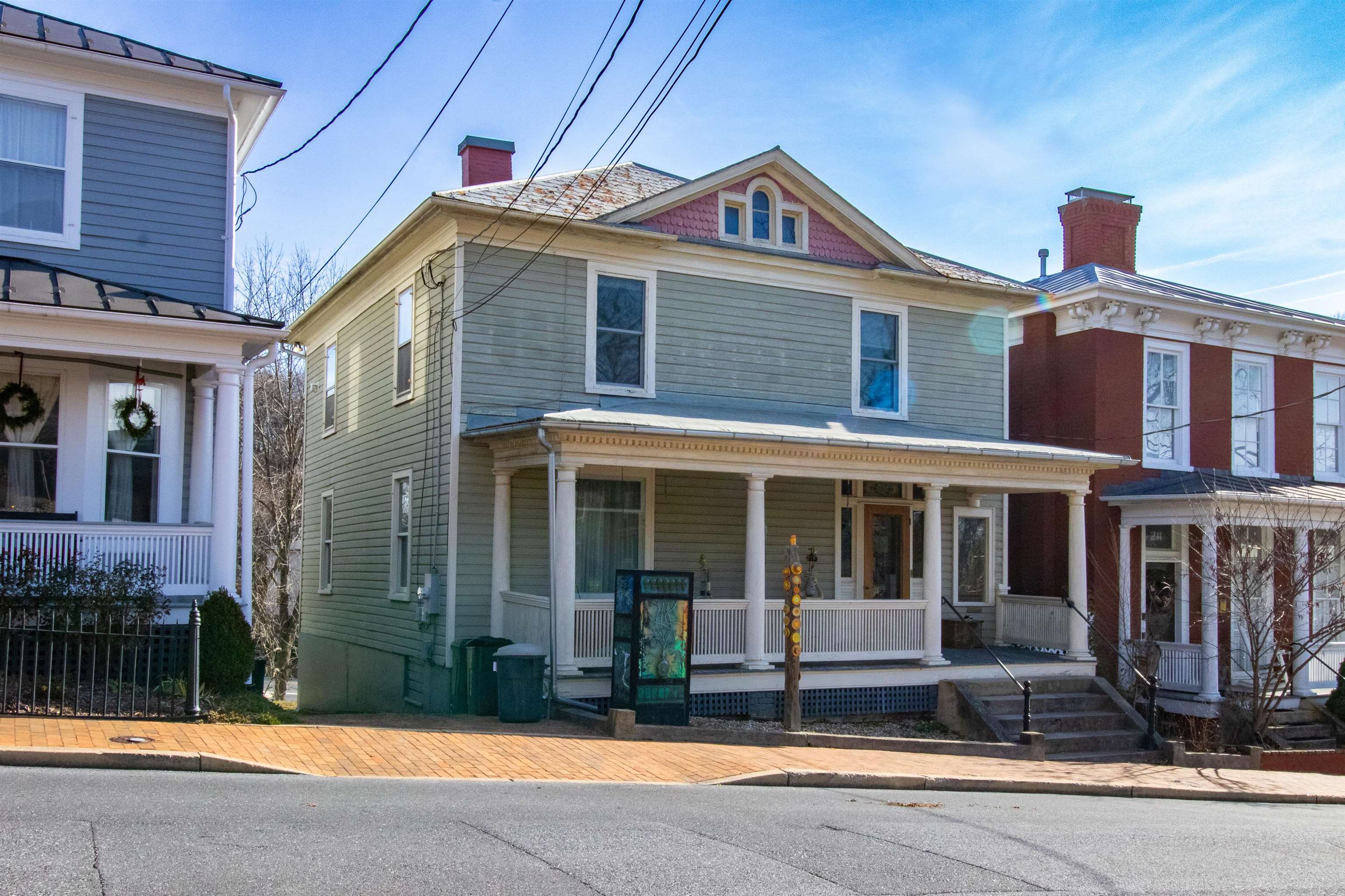 209 CHURCH ST, STAUNTON, Virginia 24401, 3 Bedrooms Bedrooms, ,2 BathroomsBathrooms,Residential,209 CHURCH ST,659524 MLS # 659524