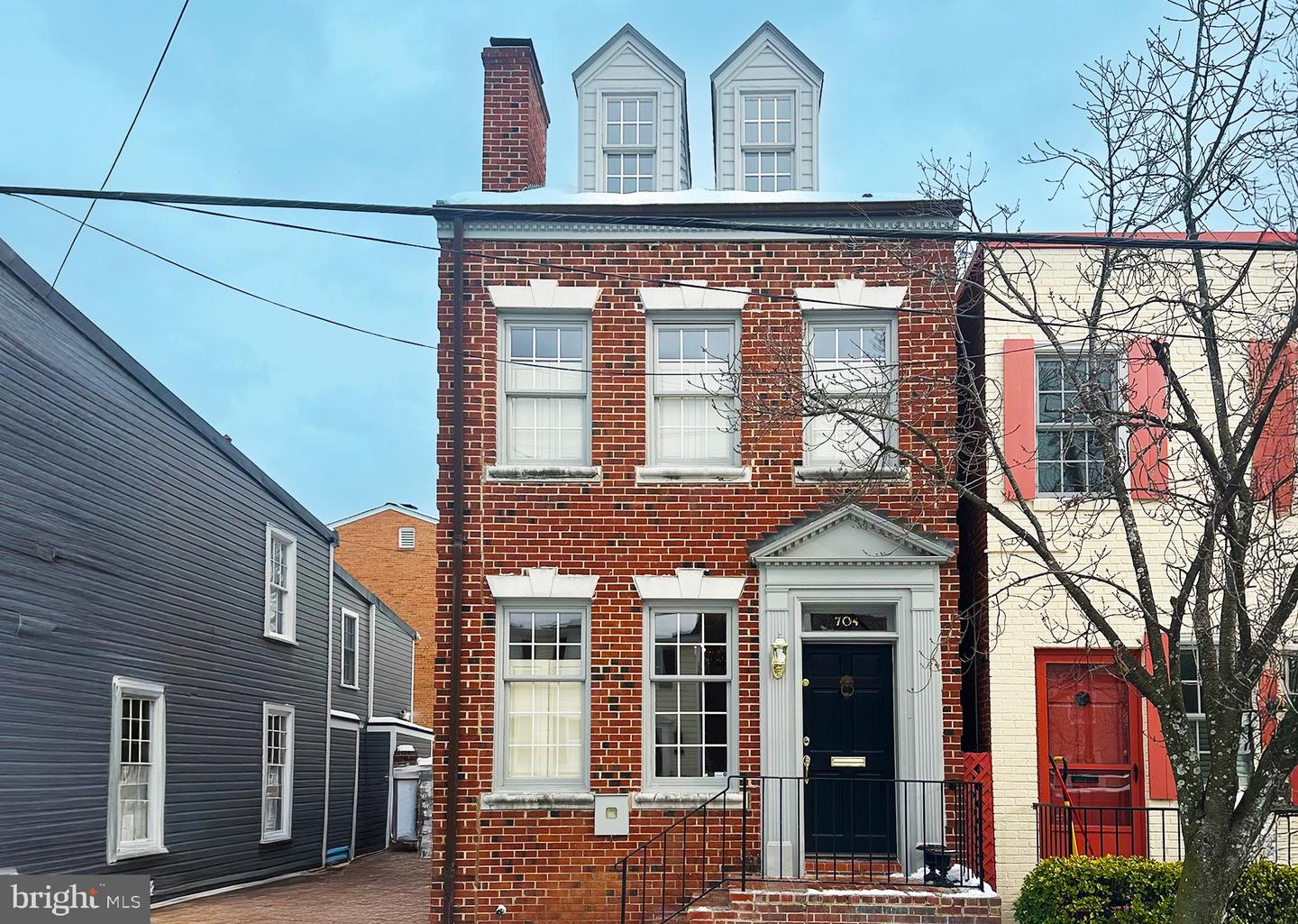 704 S FAIRFAX ST, ALEXANDRIA, Virginia 22314, 3 Bedrooms Bedrooms, ,2 BathroomsBathrooms,Residential,For sale,704 S FAIRFAX ST,VAAX2040144 MLS # VAAX2040144