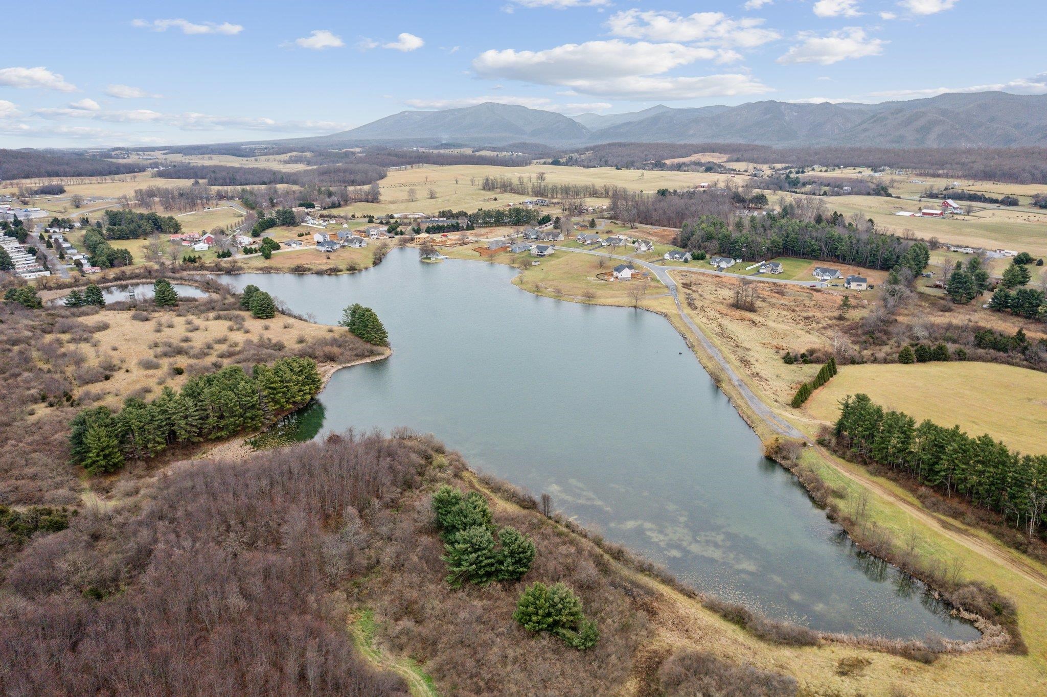 212 WATERFRONT DR, RAPHINE, Virginia 24472, 4 Bedrooms Bedrooms, ,2 BathroomsBathrooms,Residential,212 WATERFRONT DR,659730 MLS # 659730