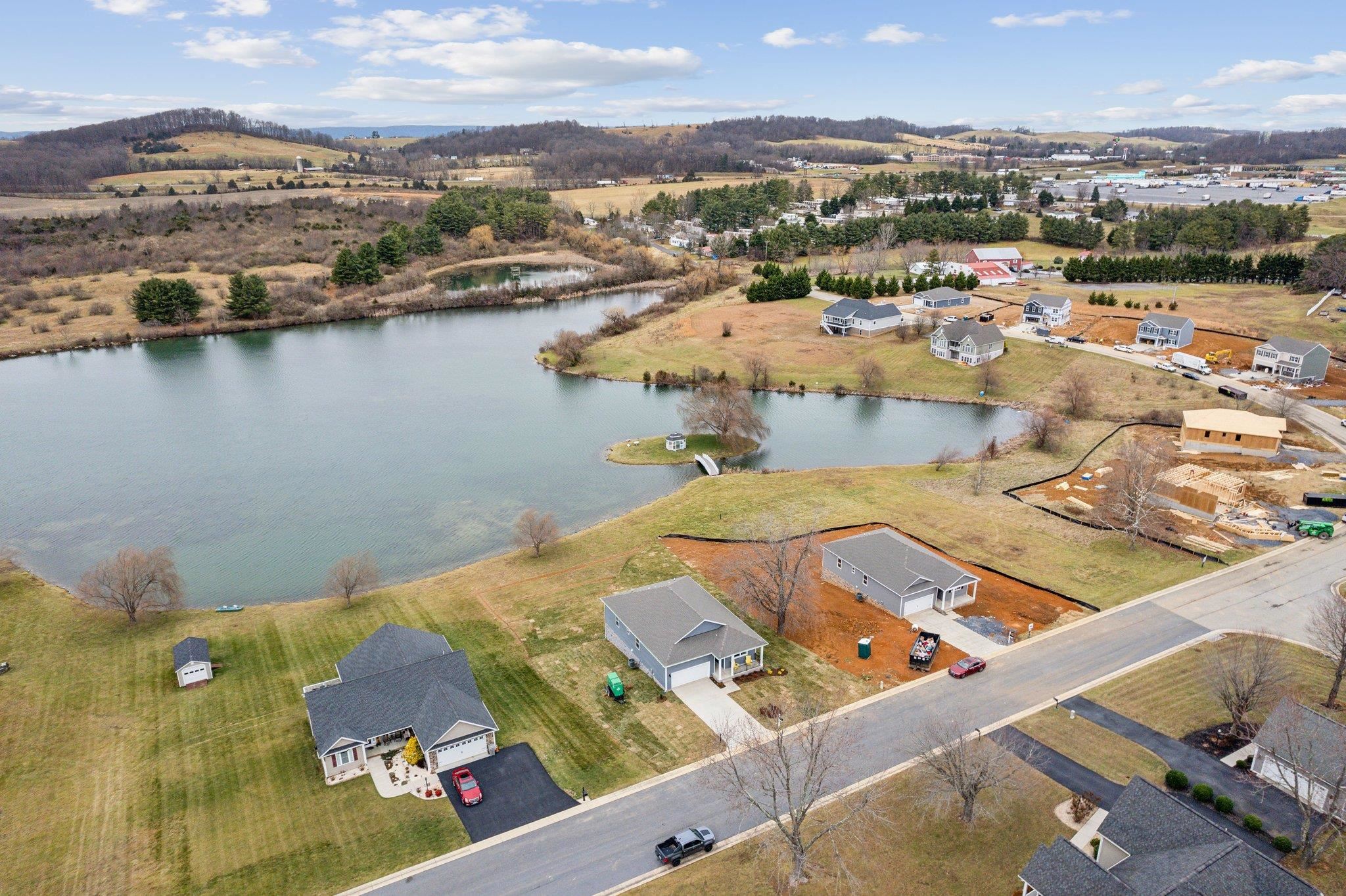 212 WATERFRONT DR, RAPHINE, Virginia 24472, 4 Bedrooms Bedrooms, ,2 BathroomsBathrooms,Residential,212 WATERFRONT DR,659730 MLS # 659730
