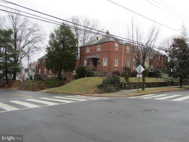 1601 HAMLIN ST NE, WASHINGTON, District Of Columbia 20018, 3 Bedrooms Bedrooms, ,1 BathroomBathrooms,Residential,For sale,1601 HAMLIN ST NE,DCDC2175112 MLS # DCDC2175112