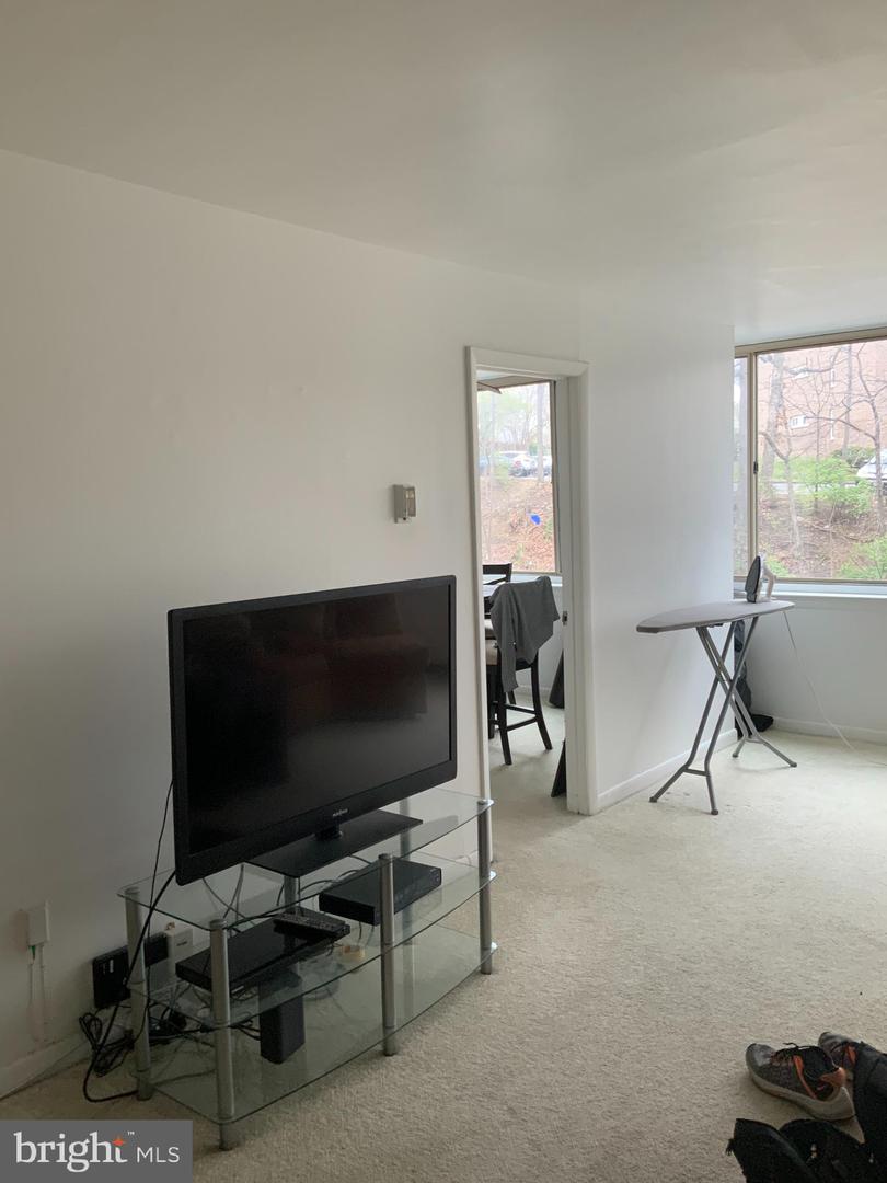 5565 COLUMBIA PIKE #412, ARLINGTON, Virginia 22204, 1 Bedroom Bedrooms, ,1 BathroomBathrooms,Residential,For sale,5565 COLUMBIA PIKE #412,VAAR2052516 MLS # VAAR2052516