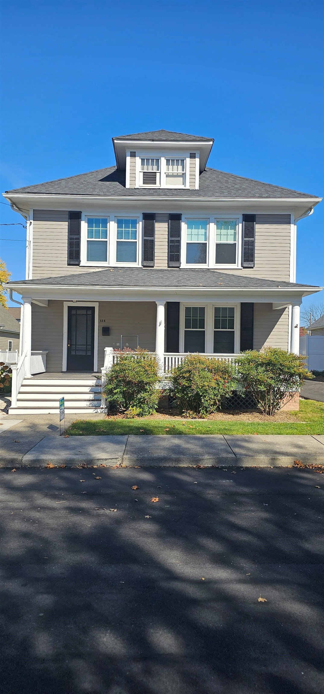 114 BROAD ST, BRIDGEWATER, Virginia 22812, 3 Bedrooms Bedrooms, ,2 BathroomsBathrooms,Residential,114 BROAD ST,660005 MLS # 660005