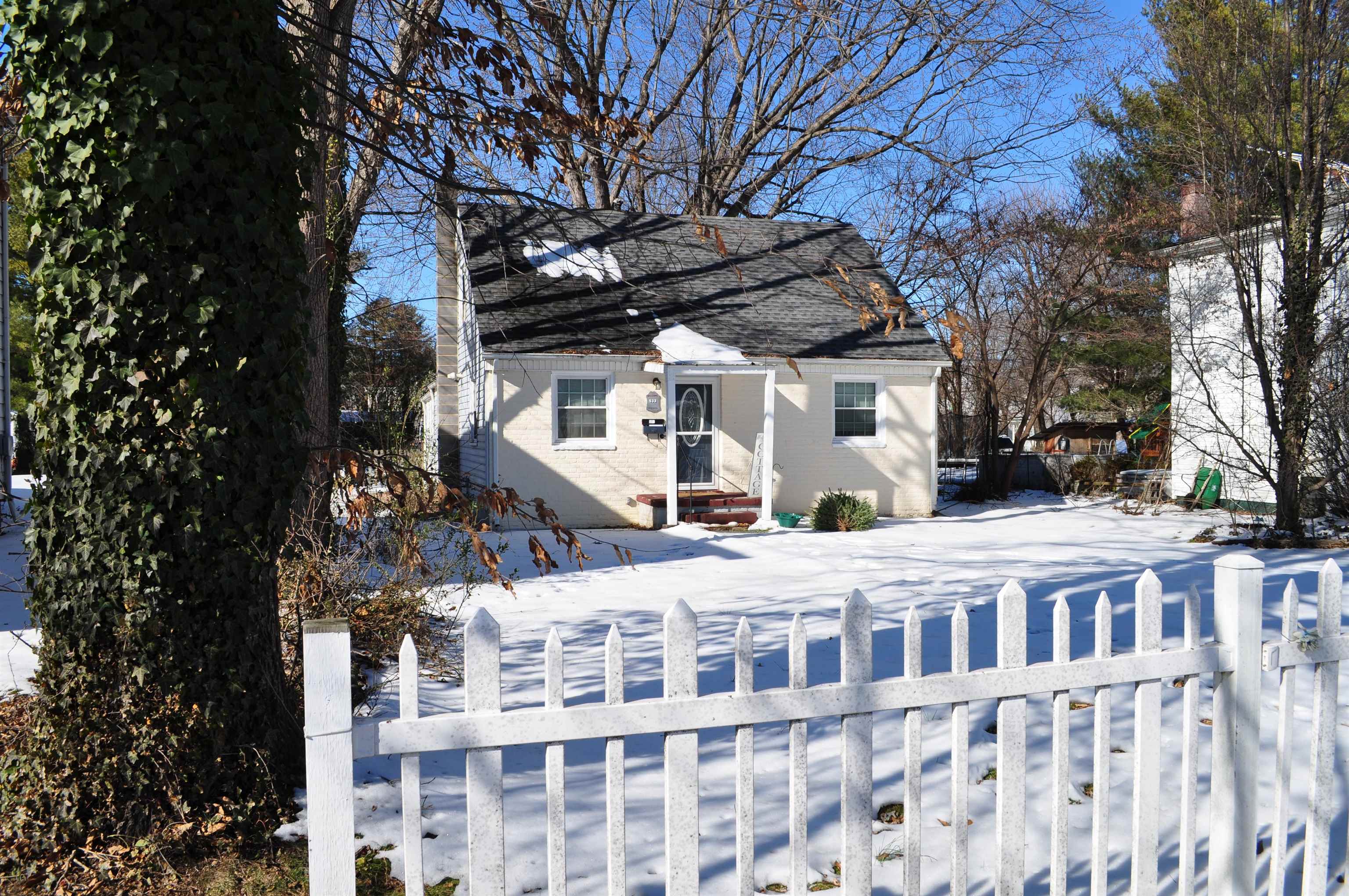 533 ARCH AVE, WAYNESBORO, Virginia 22980, 4 Bedrooms Bedrooms, ,1 BathroomBathrooms,Residential,533 ARCH AVE,660142 MLS # 660142