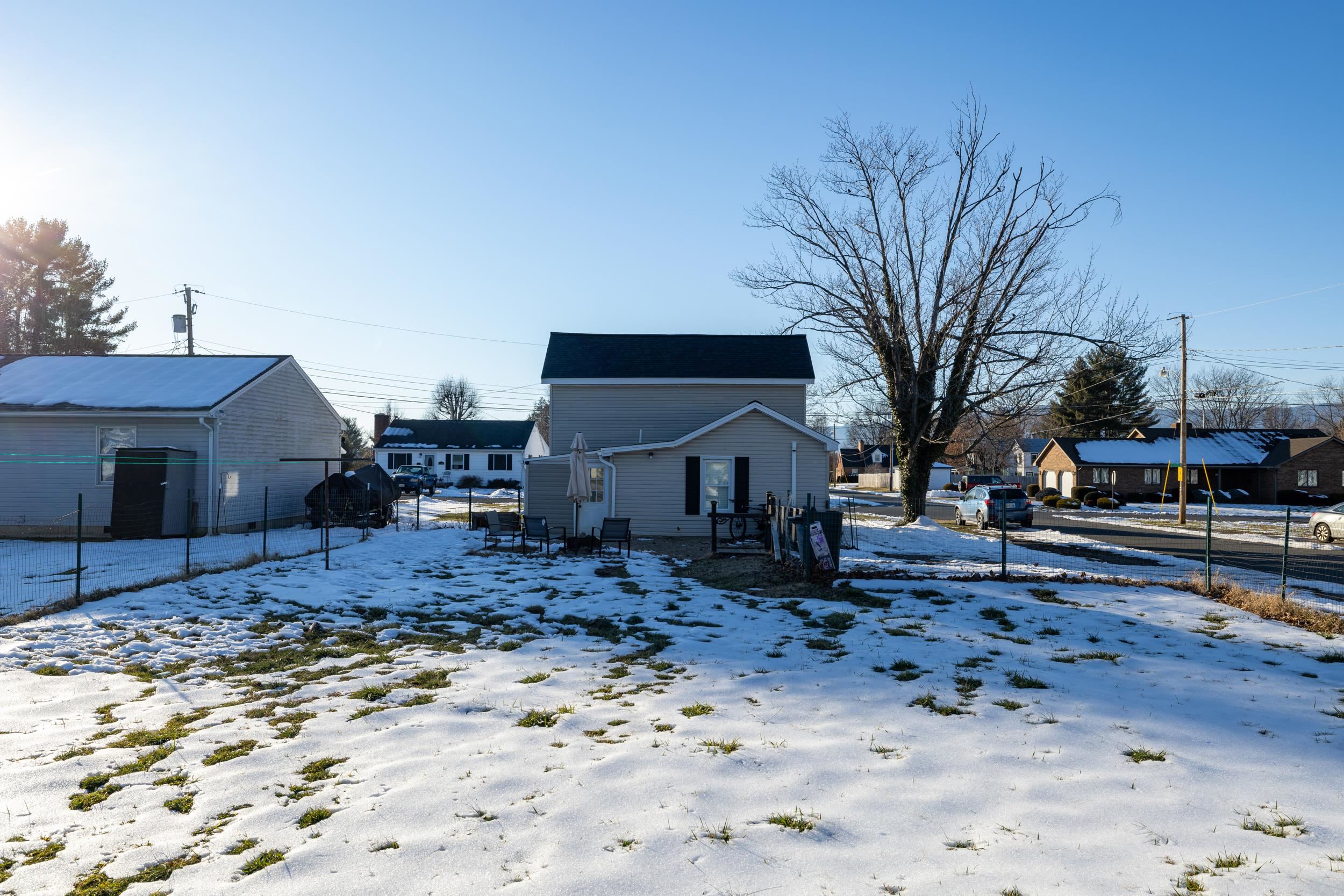 116 LEWIS AVE, ELKTON, Virginia 22827, 3 Bedrooms Bedrooms, ,1 BathroomBathrooms,Residential,116 Lewis Ave, Elkton VA 22827,116 LEWIS AVE,660145 MLS # 660145