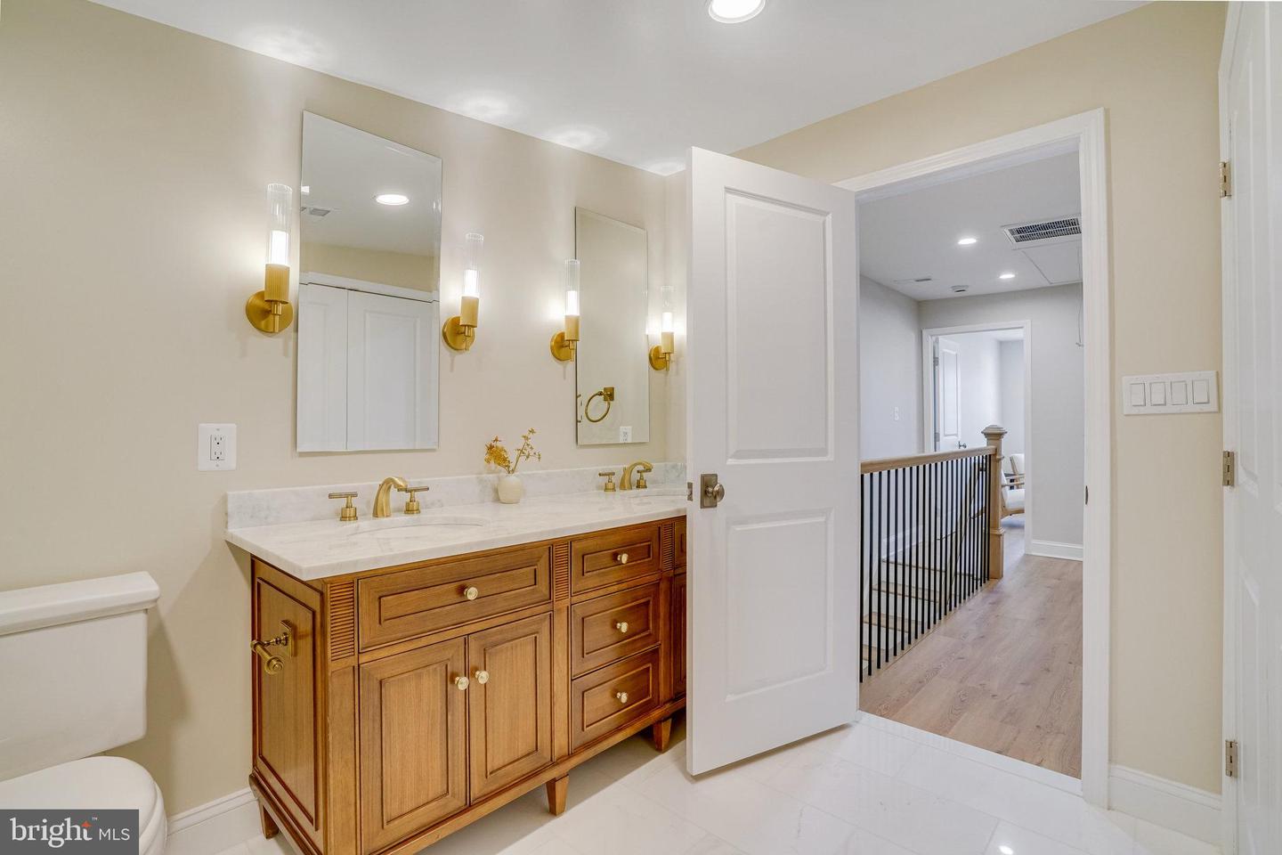 333 N PATRICK ST, ALEXANDRIA, Virginia 22314, 2 Bedrooms Bedrooms, ,2 BathroomsBathrooms,Residential,For sale,333 N PATRICK ST,VAAX2040674 MLS # VAAX2040674