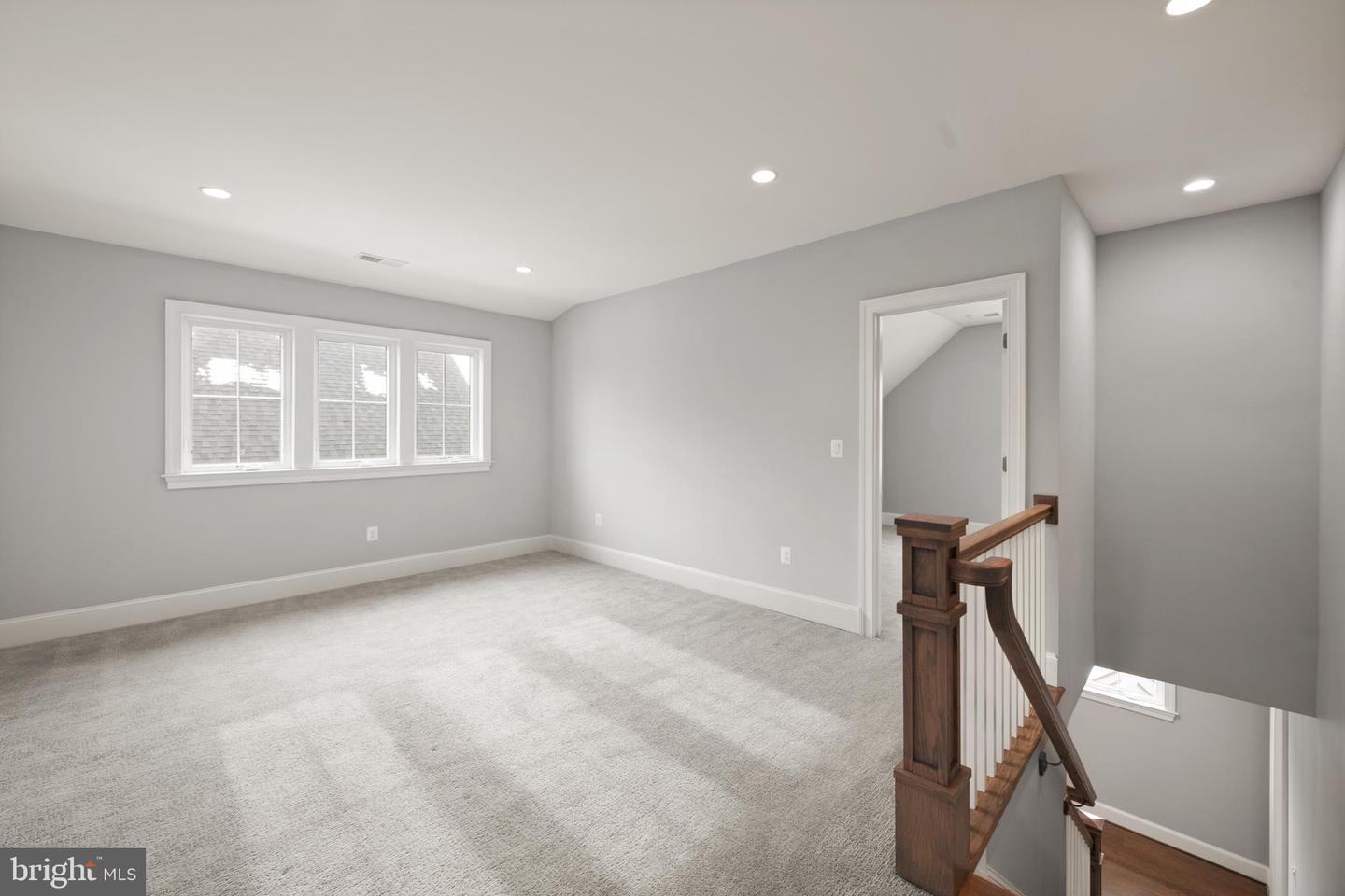 1845 N COLUMBUS ST, ARLINGTON, Virginia 22207, 5 Bedrooms Bedrooms, ,5 BathroomsBathrooms,Residential,For sale,1845 N COLUMBUS ST,VAAR2052368 MLS # VAAR2052368