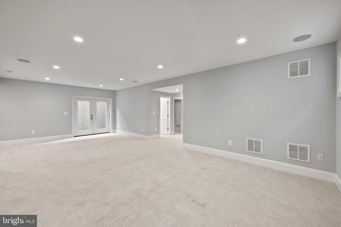 1845 N COLUMBUS ST, ARLINGTON, Virginia 22207, 5 Bedrooms Bedrooms, ,5 BathroomsBathrooms,Residential,For sale,1845 N COLUMBUS ST,VAAR2052368 MLS # VAAR2052368