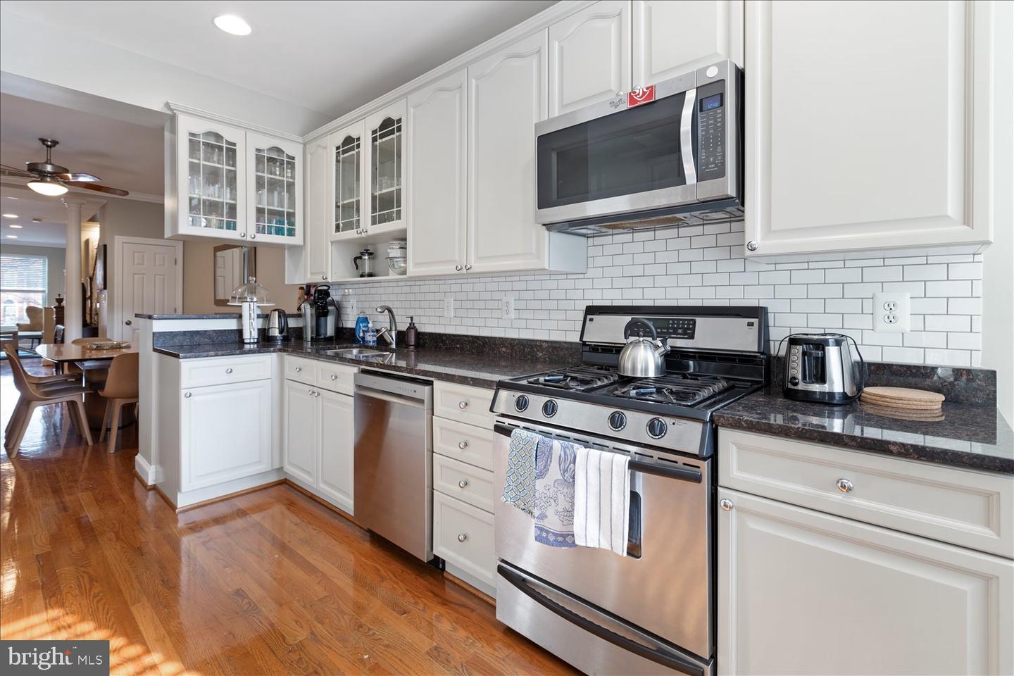 911 MARYLAND AVE NE, WASHINGTON, District Of Columbia 20002, 6 Bedrooms Bedrooms, ,3 BathroomsBathrooms,Residential,For sale,911 MARYLAND AVE NE,DCDC2173406 MLS # DCDC2173406