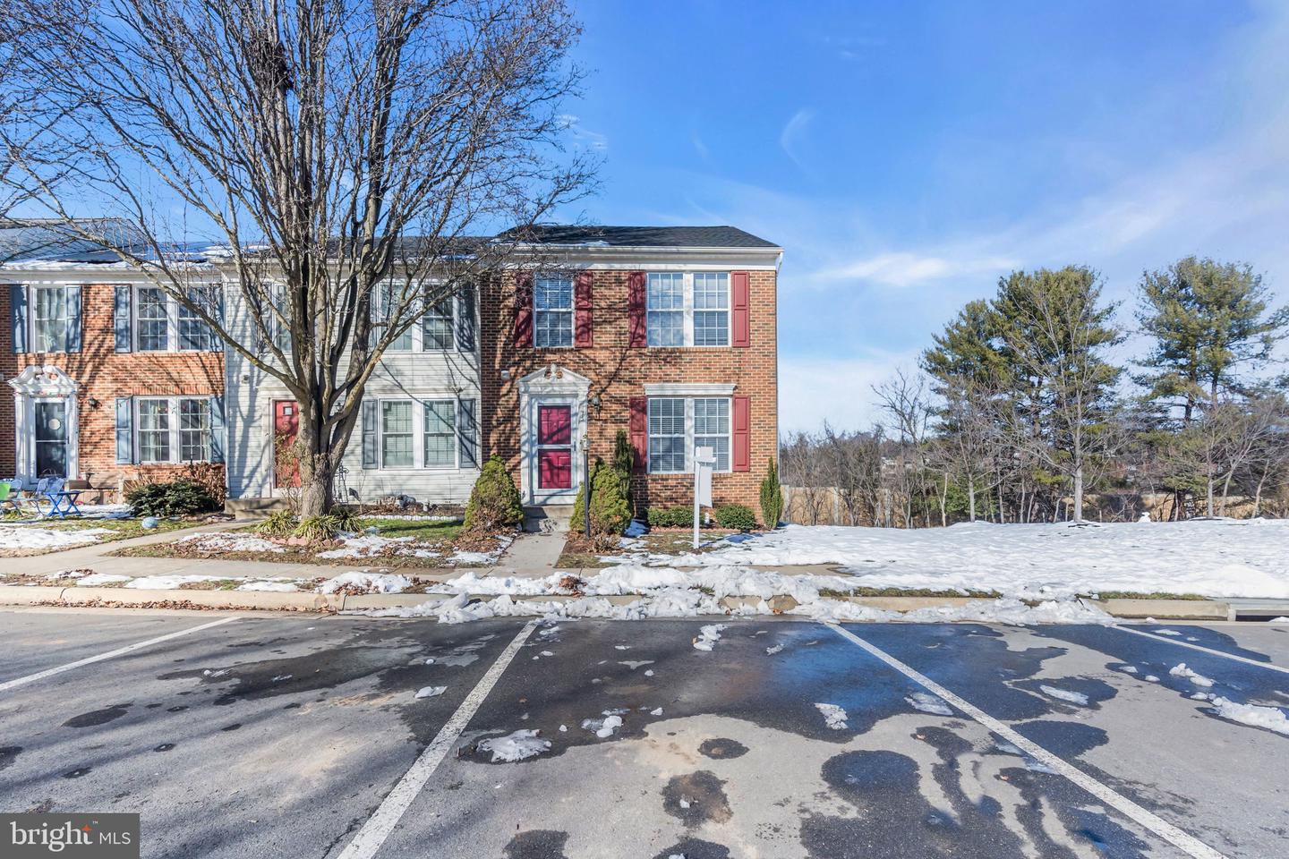 275 SHIRLEY SQ SE, LEESBURG, Virginia 20175, 3 Bedrooms Bedrooms, ,3 BathroomsBathrooms,Residential,For sale,275 SHIRLEY SQ SE,VALO2086402 MLS # VALO2086402