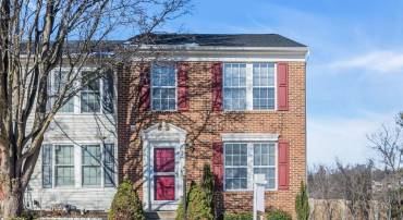 275 SHIRLEY SQ SE, LEESBURG, Virginia 20175, 3 Bedrooms Bedrooms, ,3 BathroomsBathrooms,Residential,For sale,275 SHIRLEY SQ SE,VALO2086402 MLS # VALO2086402