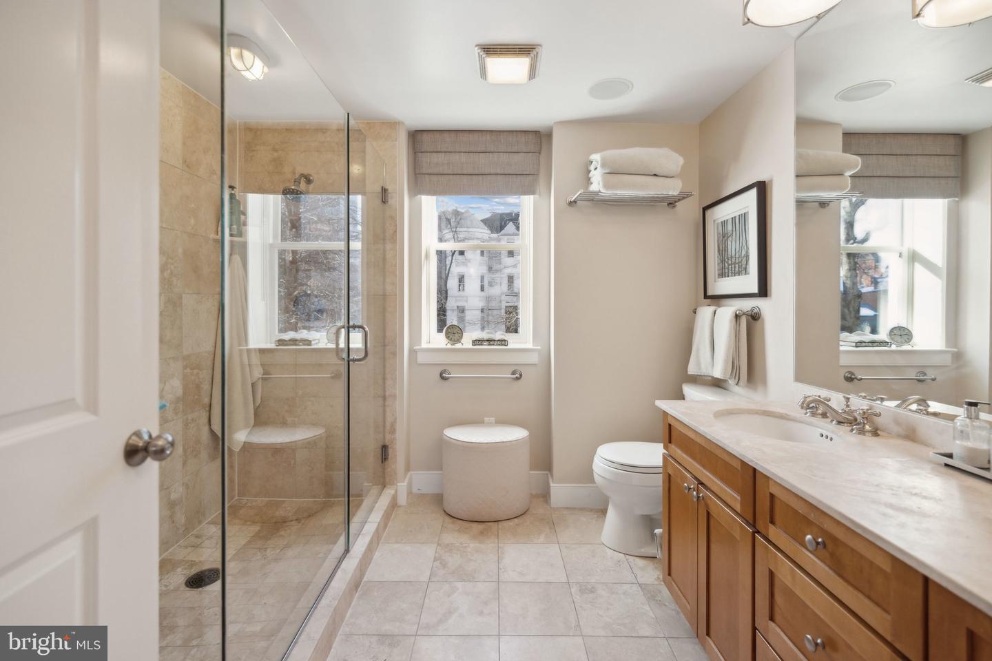 1425 RHODE ISLAND AVE NW #20, WASHINGTON, District Of Columbia 20005, 2 Bedrooms Bedrooms, ,2 BathroomsBathrooms,Residential,For sale,1425 RHODE ISLAND AVE NW #20,DCDC2175390 MLS # DCDC2175390