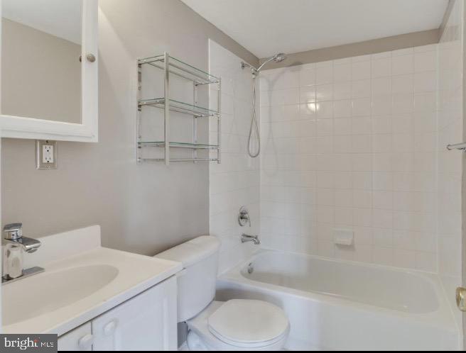 4124 AMES ST NE #301, WASHINGTON, District Of Columbia 20019, 1 Bedroom Bedrooms, ,1 BathroomBathrooms,Residential,For sale,4124 AMES ST NE #301,DCDC2175424 MLS # DCDC2175424