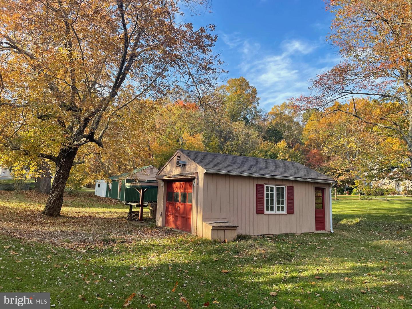 3021 HALFWAY RD, THE PLAINS, Virginia 20198, 3 Bedrooms Bedrooms, ,1 BathroomBathrooms,Residential,For sale,3021 HALFWAY RD,VAFQ2014506 MLS # VAFQ2014506