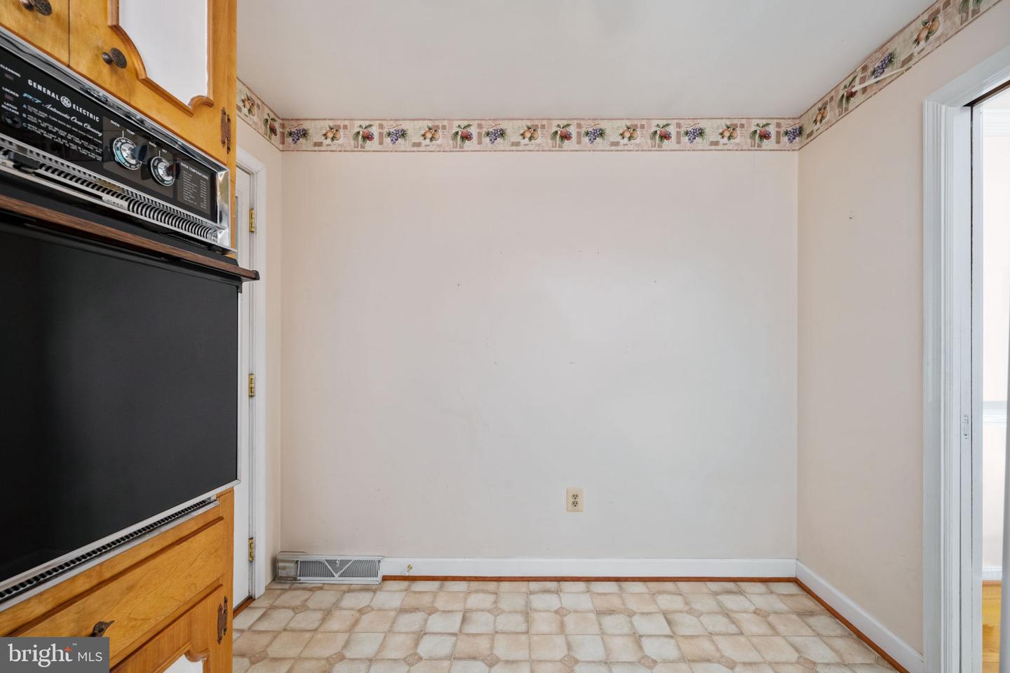 423 BROOKE RD, FREDERICKSBURG, Virginia 22405, 3 Bedrooms Bedrooms, ,1 BathroomBathrooms,Residential,For sale,423 BROOKE RD,VAST2033700 MLS # VAST2033700