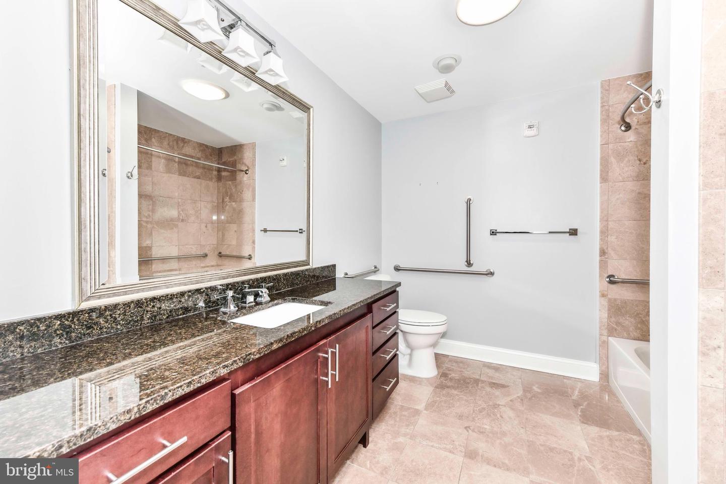 6301 EDSALL RD #610, ALEXANDRIA, Virginia 22312, 2 Bedrooms Bedrooms, ,2 BathroomsBathrooms,Residential,For sale,6301 EDSALL RD #610,VAFX2218560 MLS # VAFX2218560