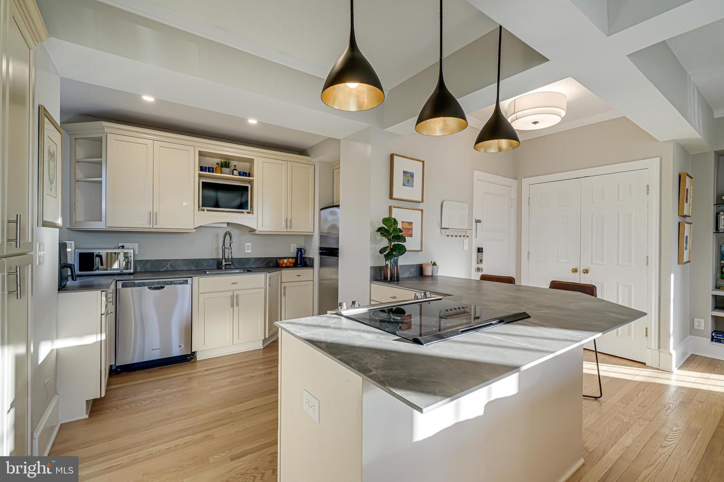 1925 16TH ST NW #502, WASHINGTON, District Of Columbia 20009, 2 Bedrooms Bedrooms, ,2 BathroomsBathrooms,Residential,For sale,1925 16TH ST NW #502,DCDC2168500 MLS # DCDC2168500