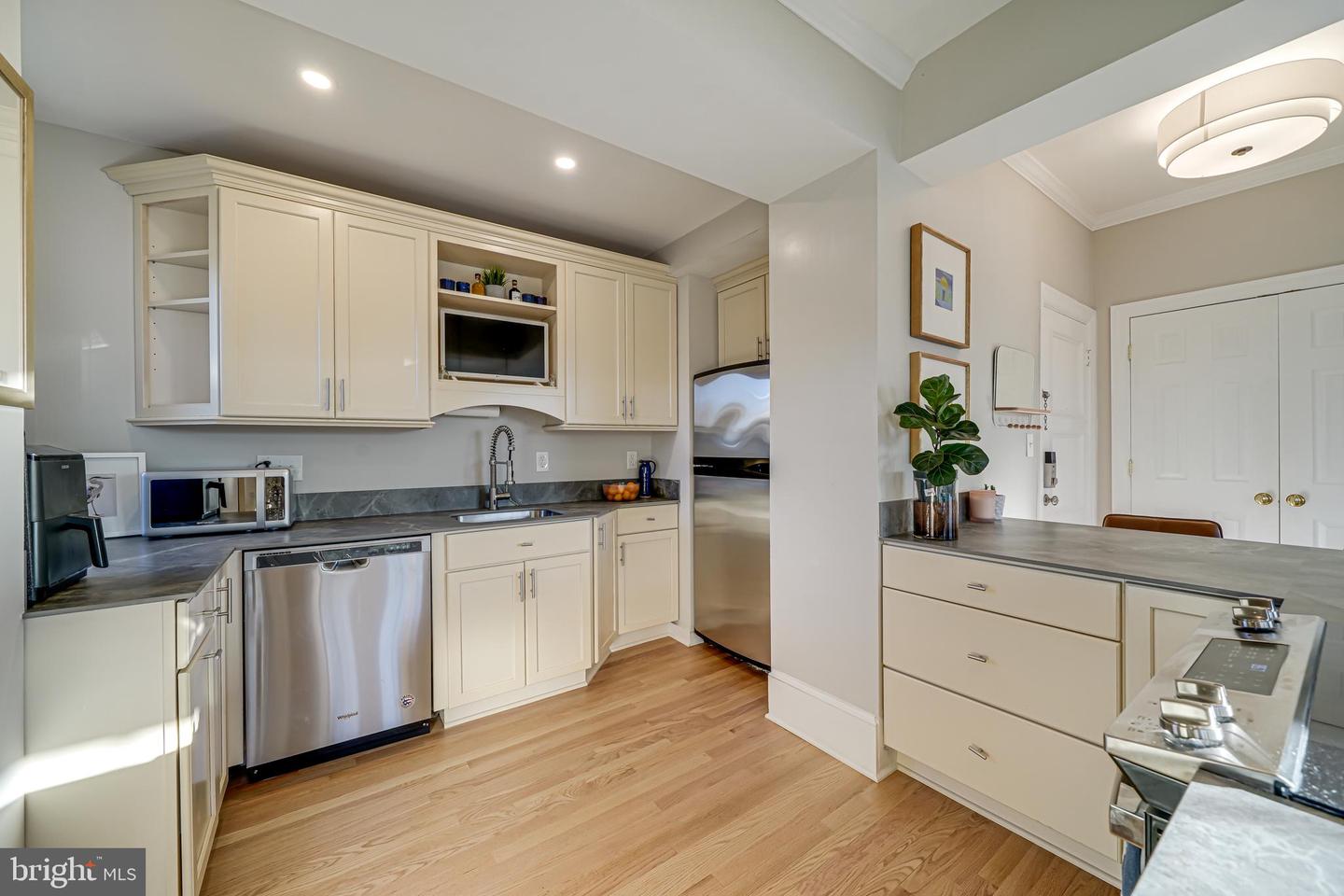 1925 16TH ST NW #502, WASHINGTON, District Of Columbia 20009, 2 Bedrooms Bedrooms, ,2 BathroomsBathrooms,Residential,For sale,1925 16TH ST NW #502,DCDC2168500 MLS # DCDC2168500