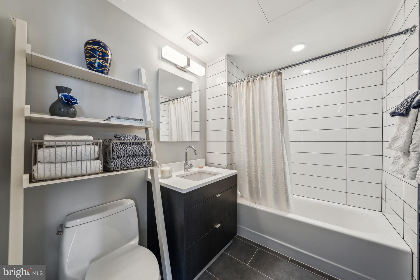 1300 4TH ST SE #714, WASHINGTON, District Of Columbia 20003, 1 Bedroom Bedrooms, ,1 BathroomBathrooms,Residential,For sale,1300 4TH ST SE #714,DCDC2171262 MLS # DCDC2171262