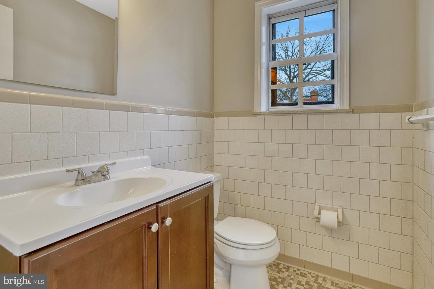 826 W BRADDOCK RD, ALEXANDRIA, Virginia 22302, 4 Bedrooms Bedrooms, 16 Rooms Rooms,3 BathroomsBathrooms,Residential,For sale,826 W BRADDOCK RD,VAAX2040506 MLS # VAAX2040506