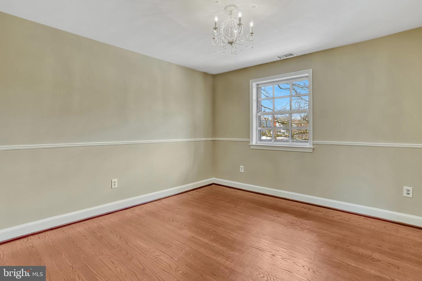 826 W BRADDOCK RD, ALEXANDRIA, Virginia 22302, 4 Bedrooms Bedrooms, 16 Rooms Rooms,3 BathroomsBathrooms,Residential,For sale,826 W BRADDOCK RD,VAAX2040506 MLS # VAAX2040506