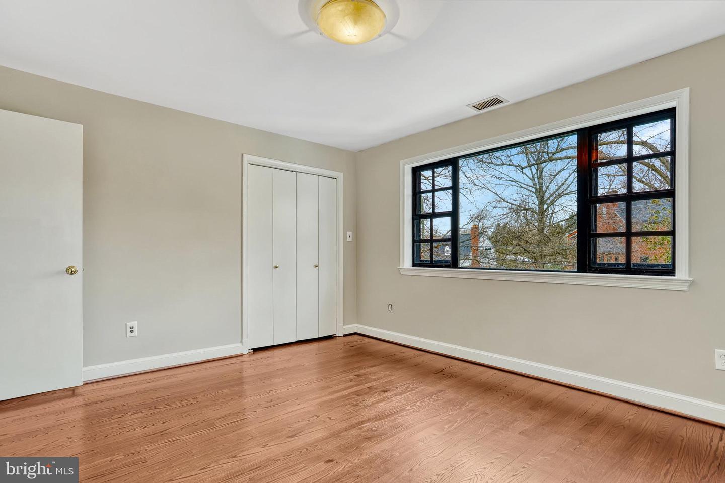 826 W BRADDOCK RD, ALEXANDRIA, Virginia 22302, 4 Bedrooms Bedrooms, 16 Rooms Rooms,3 BathroomsBathrooms,Residential,For sale,826 W BRADDOCK RD,VAAX2040506 MLS # VAAX2040506