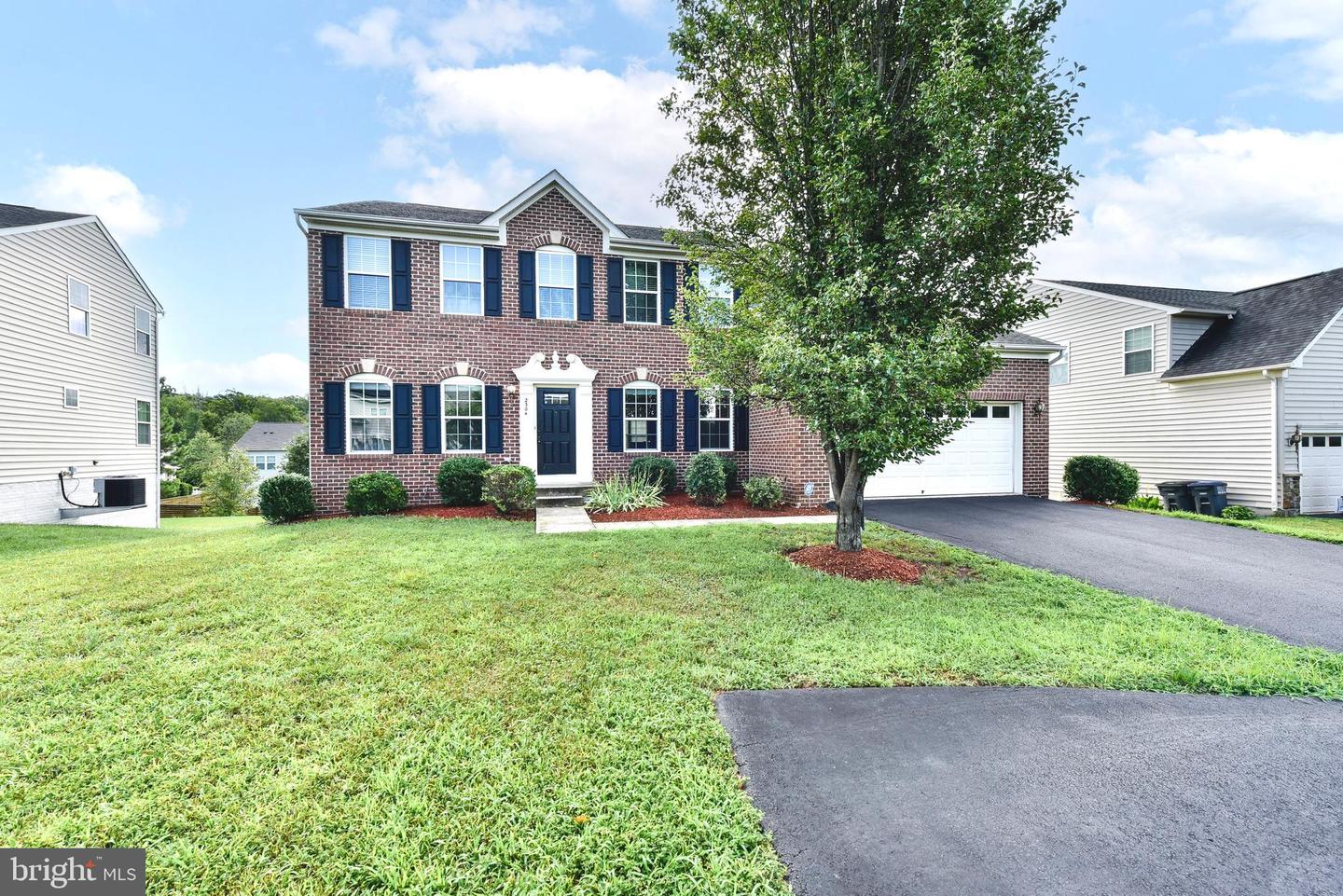 2304 BUOY CT, WOODBRIDGE, Virginia 22191, 4 Bedrooms Bedrooms, 9 Rooms Rooms,2 BathroomsBathrooms,Residential,For sale,2304 BUOY CT,VAPW2086452 MLS # VAPW2086452