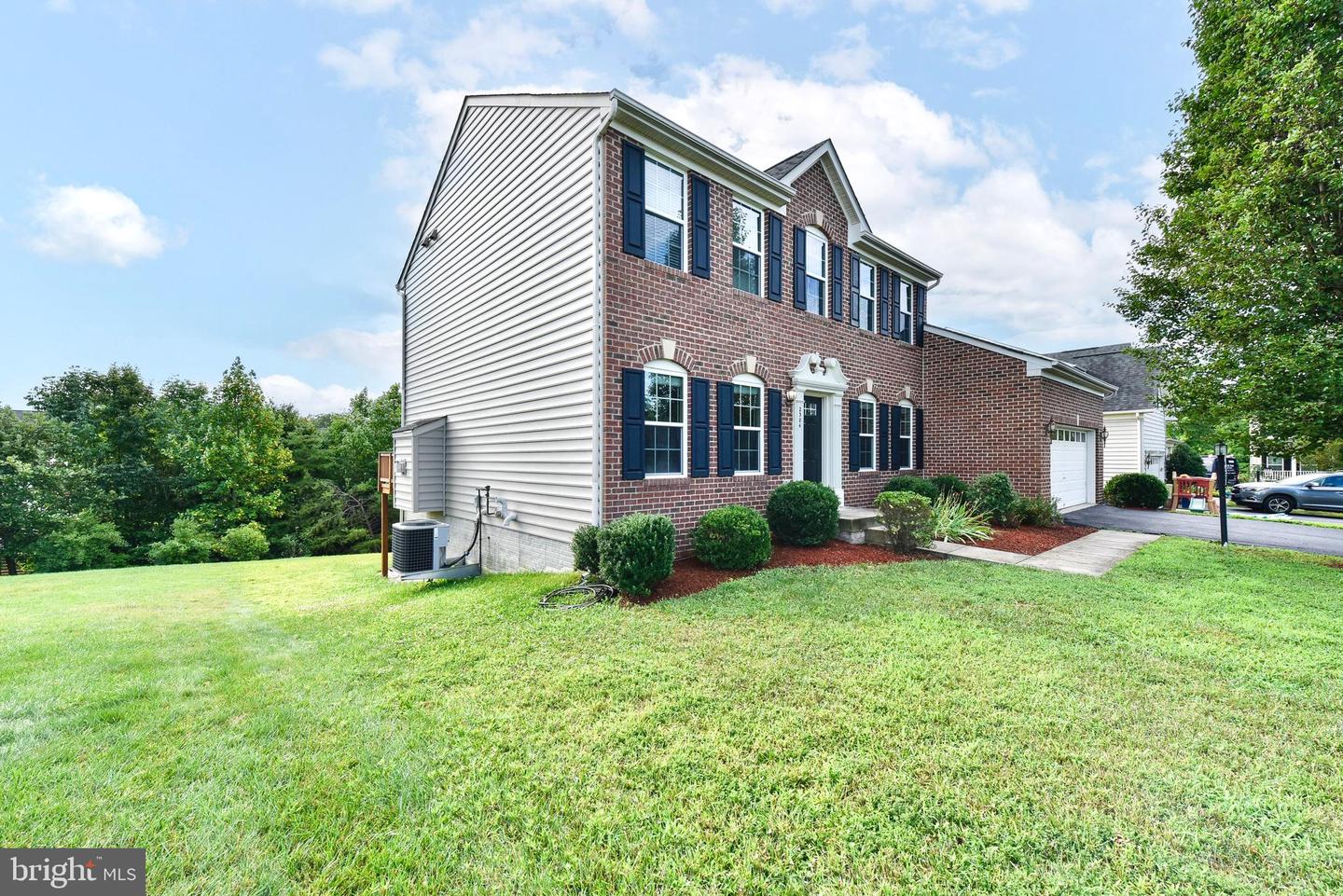 2304 BUOY CT, WOODBRIDGE, Virginia 22191, 4 Bedrooms Bedrooms, 9 Rooms Rooms,2 BathroomsBathrooms,Residential,For sale,2304 BUOY CT,VAPW2086452 MLS # VAPW2086452