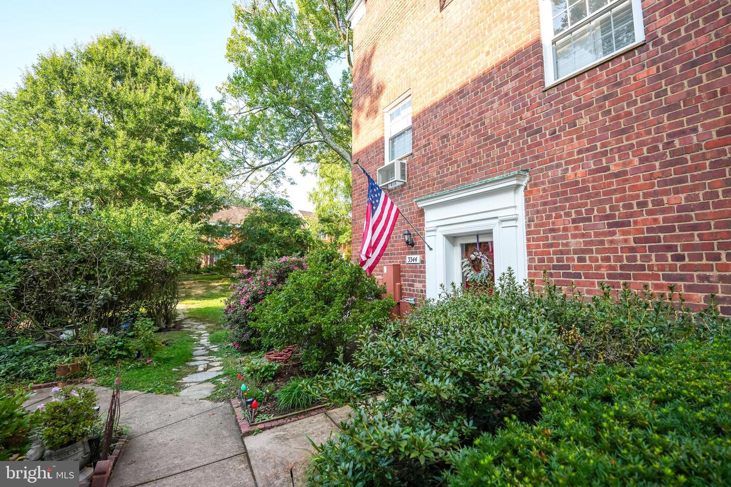 3344 GUNSTON RD, ALEXANDRIA, Virginia 22302, 2 Bedrooms Bedrooms, ,1 BathroomBathrooms,Residential,For sale,3344 GUNSTON RD,VAAX2040936 MLS # VAAX2040936