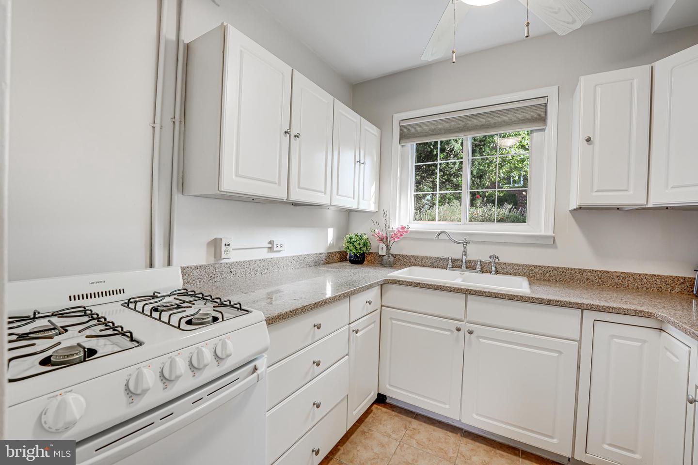 3344 GUNSTON RD, ALEXANDRIA, Virginia 22302, 2 Bedrooms Bedrooms, ,1 BathroomBathrooms,Residential,For sale,3344 GUNSTON RD,VAAX2040936 MLS # VAAX2040936