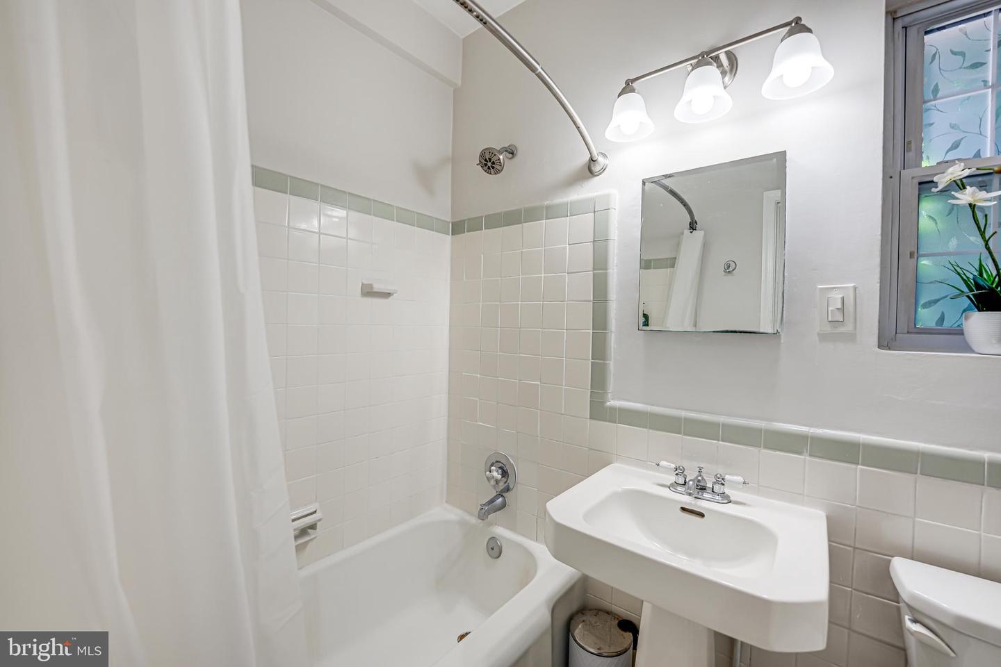 3344 GUNSTON RD, ALEXANDRIA, Virginia 22302, 2 Bedrooms Bedrooms, ,1 BathroomBathrooms,Residential,For sale,3344 GUNSTON RD,VAAX2040936 MLS # VAAX2040936