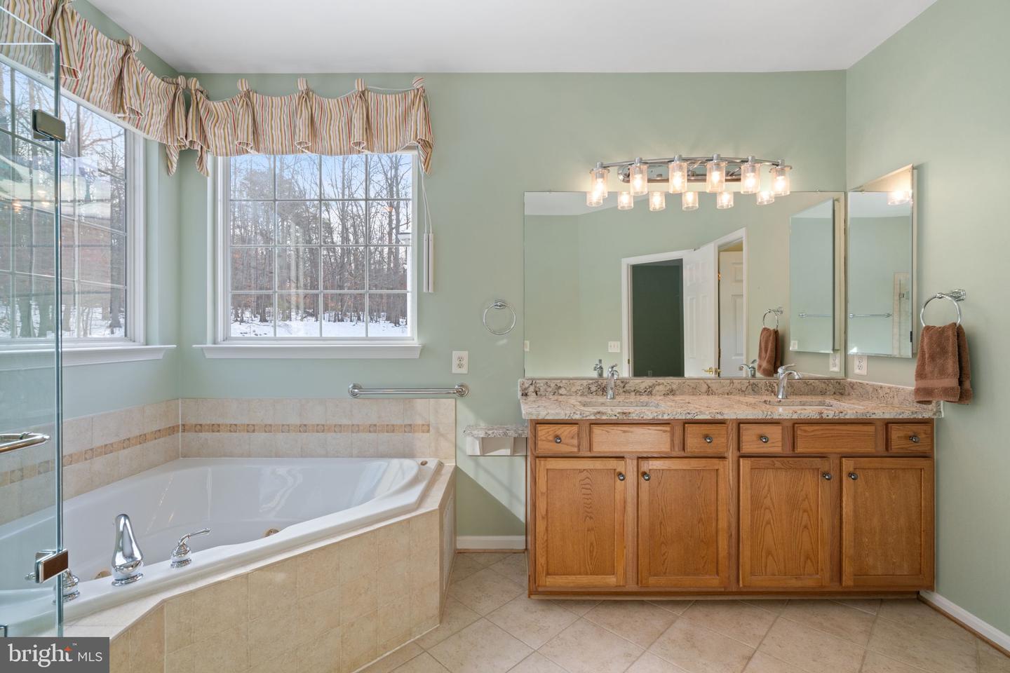 17243 FOUR SEASONS DR, DUMFRIES, Virginia 22025, 4 Bedrooms Bedrooms, ,3 BathroomsBathrooms,Residential,For sale,17243 FOUR SEASONS DR,VAPW2086508 MLS # VAPW2086508