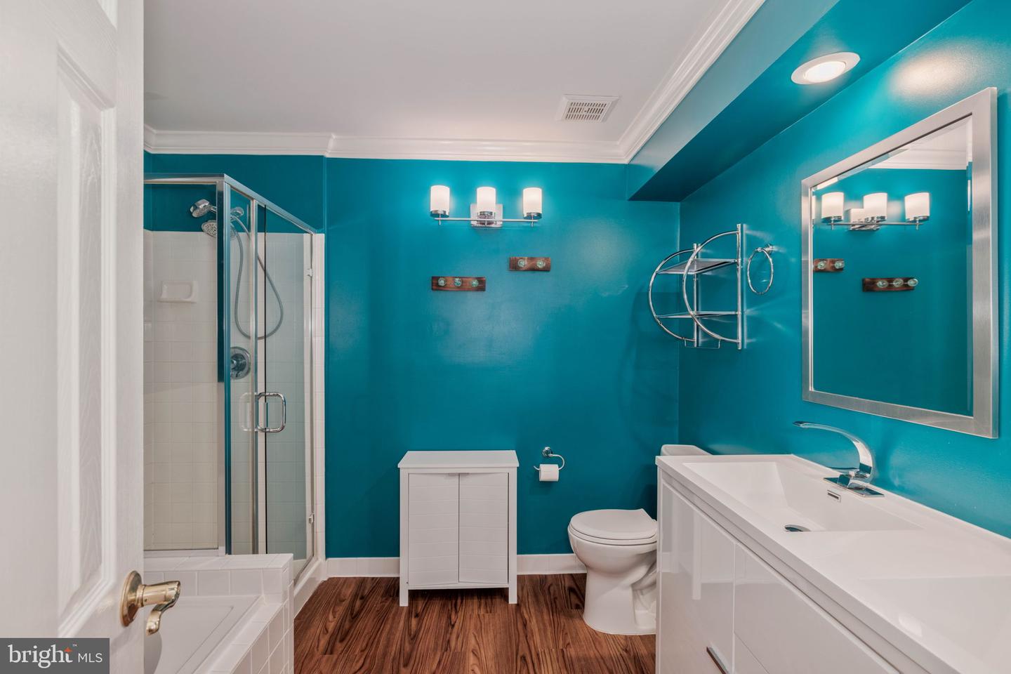 7512 ASHBY LN #A, ALEXANDRIA, Virginia 22315, 2 Bedrooms Bedrooms, ,2 BathroomsBathrooms,Residential,For sale,7512 ASHBY LN #A,VAFX2215318 MLS # VAFX2215318