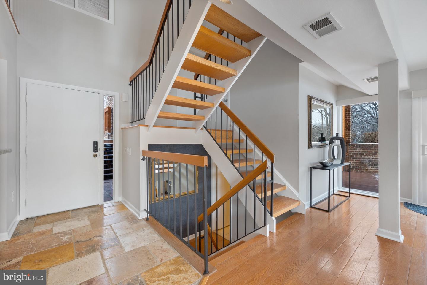 2135 CABOTS POINT LN, RESTON, Virginia 20191, 2 Bedrooms Bedrooms, ,3 BathroomsBathrooms,Residential,For sale,2135 CABOTS POINT LN,VAFX2215538 MLS # VAFX2215538