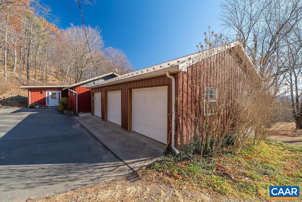 2840 AFTON MOUNTAIN RD, AFTON, Virginia 22920, 4 Bedrooms Bedrooms, ,3 BathroomsBathrooms,Residential,For sale,2840 AFTON MOUNTAIN RD,659668 MLS # 659668