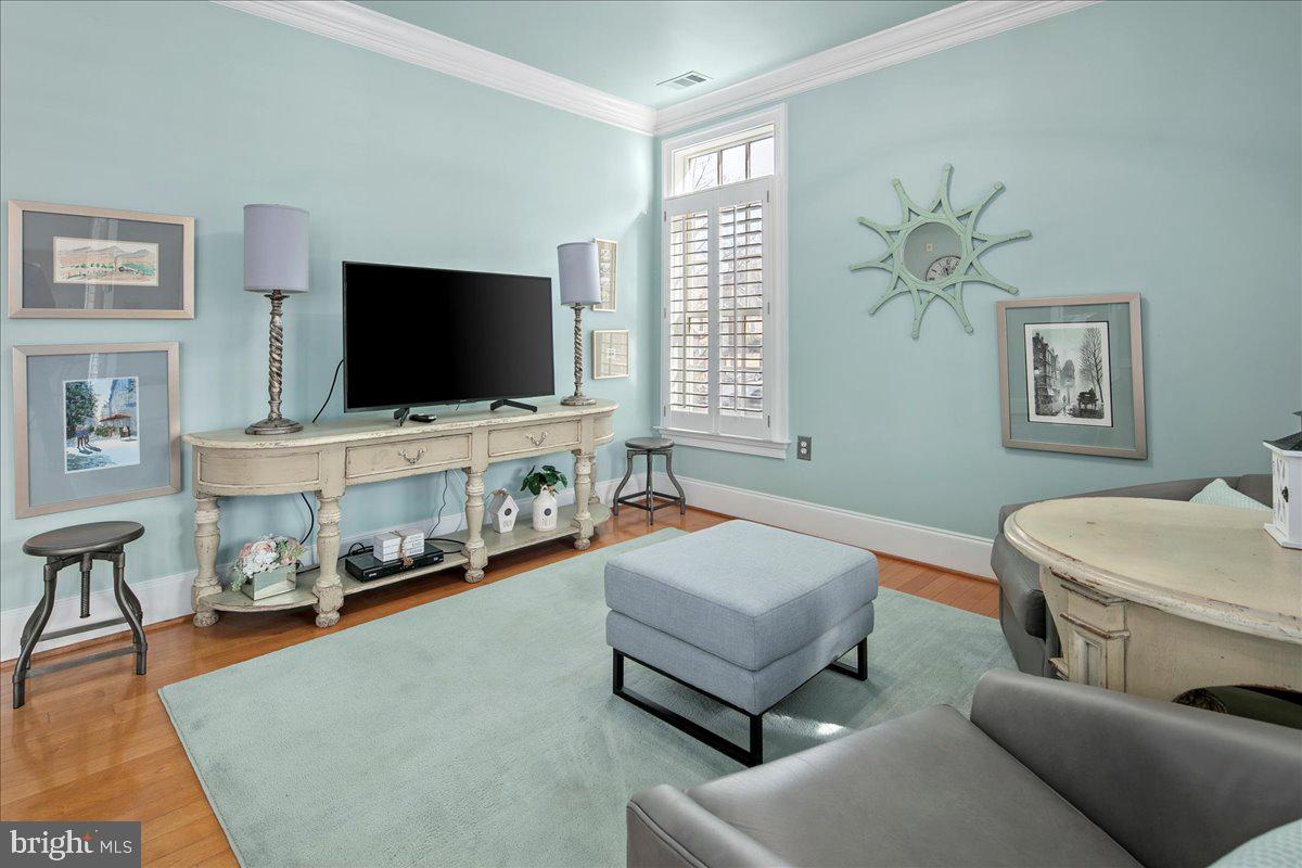 600 SECOND ST #205, ALEXANDRIA, Virginia 22314, 2 Bedrooms Bedrooms, ,2 BathroomsBathrooms,Residential,For sale,600 SECOND ST #205,VAAX2040862 MLS # VAAX2040862