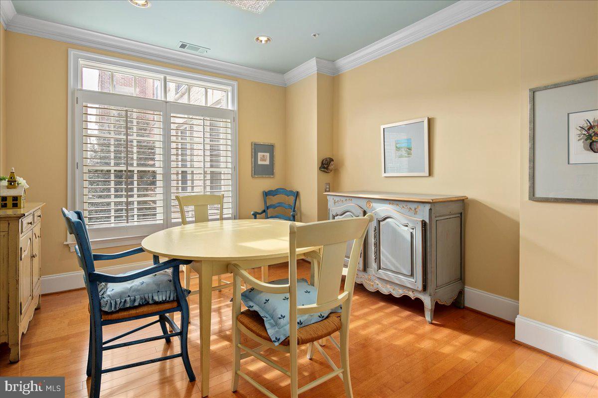 600 SECOND ST #205, ALEXANDRIA, Virginia 22314, 2 Bedrooms Bedrooms, ,2 BathroomsBathrooms,Residential,For sale,600 SECOND ST #205,VAAX2040862 MLS # VAAX2040862