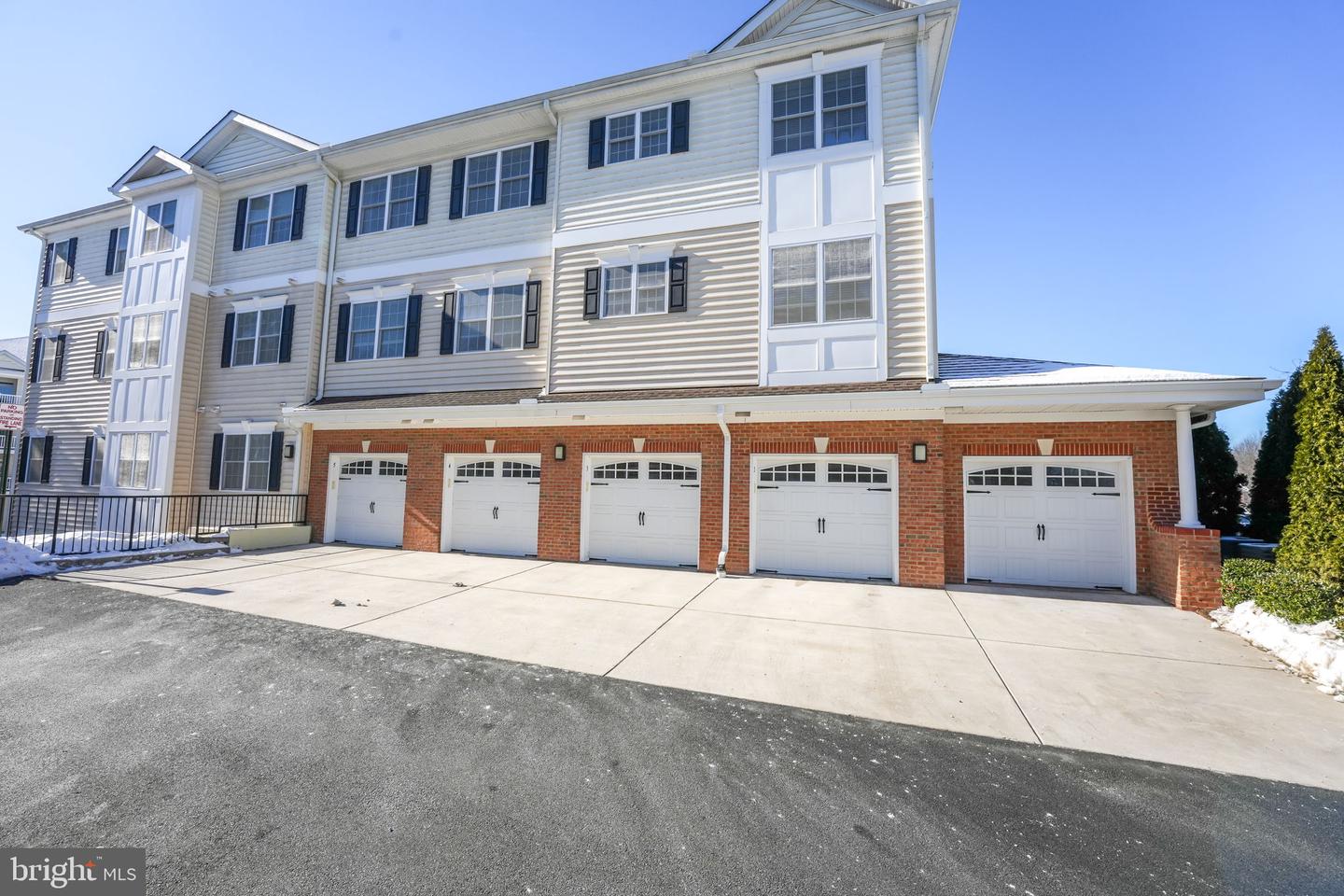 15100 HEATHER MILL LN #202, HAYMARKET, Virginia 20169, 2 Bedrooms Bedrooms, ,2 BathroomsBathrooms,Residential,For sale,15100 HEATHER MILL LN #202,VAPW2084734 MLS # VAPW2084734