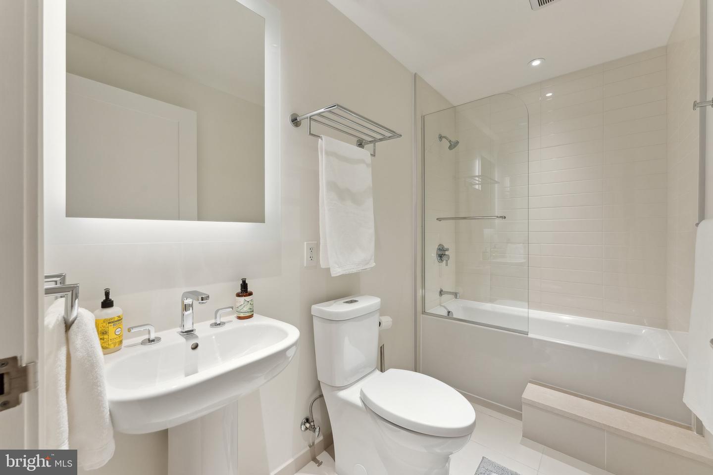 2501 M ST NW #207, WASHINGTON, District Of Columbia 20037, 2 Bedrooms Bedrooms, ,2 BathroomsBathrooms,Residential,For sale,2501 M ST NW #207,DCDC2174478 MLS # DCDC2174478