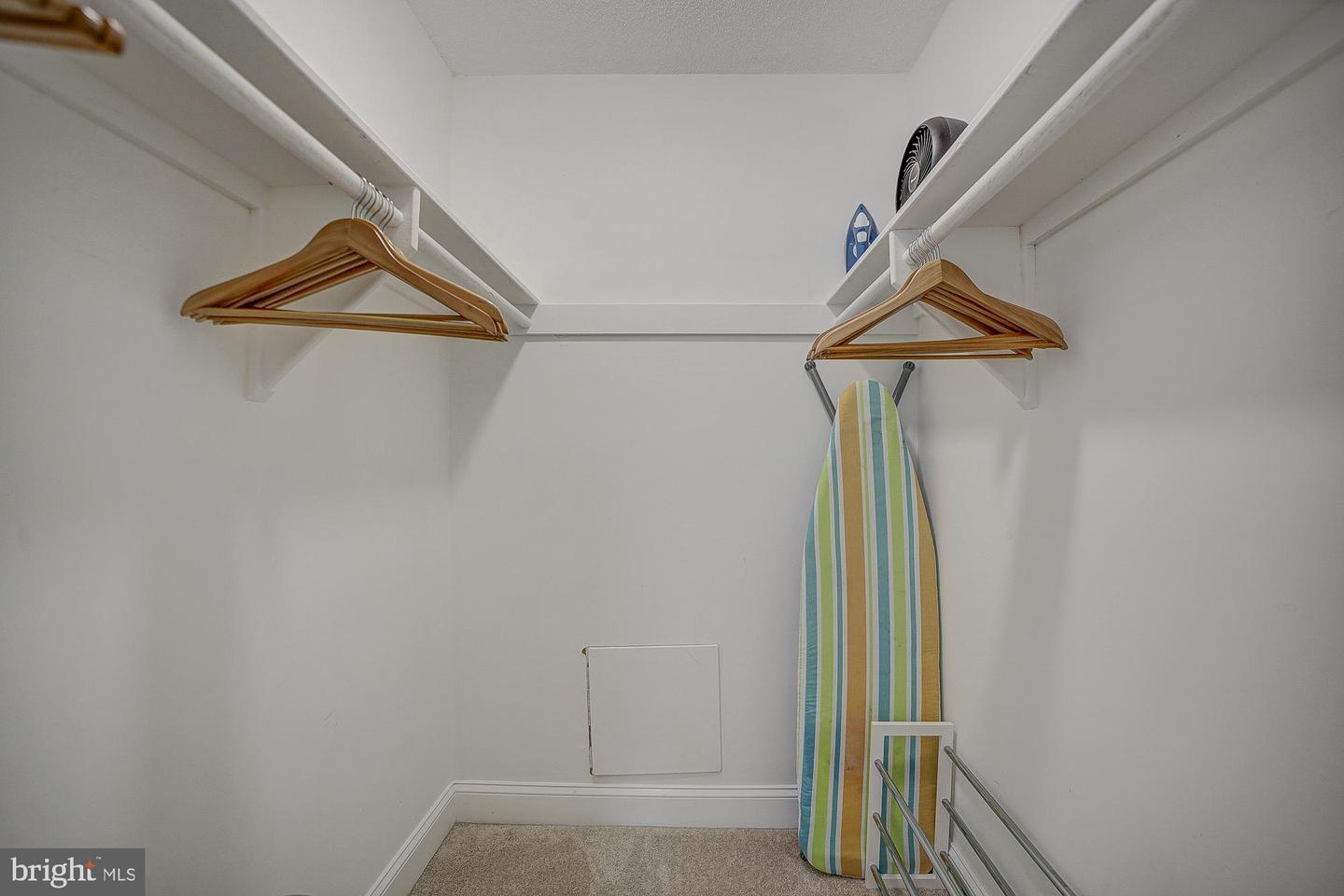 2500 N VAN DORN ST N #420, ALEXANDRIA, Virginia 22302, 1 Bedroom Bedrooms, ,1 BathroomBathrooms,Residential,For sale,2500 N VAN DORN ST N #420,VAAX2040788 MLS # VAAX2040788