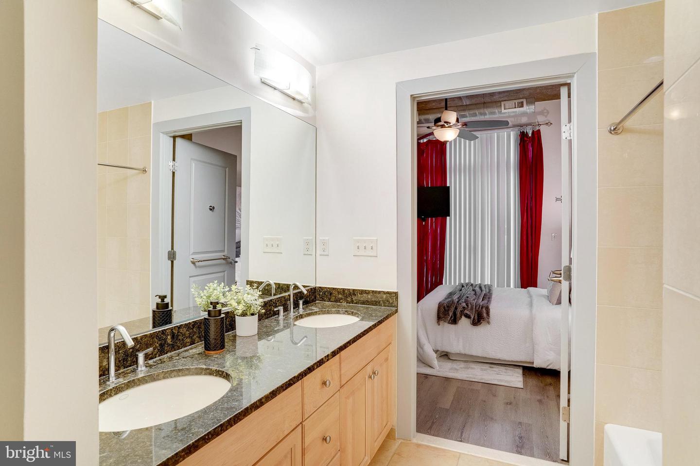 301 MASSACHUSETTS AVE NW #102, WASHINGTON, District Of Columbia 20001, 2 Bedrooms Bedrooms, ,2 BathroomsBathrooms,Residential,For sale,301 MASSACHUSETTS AVE NW #102,DCDC2175332 MLS # DCDC2175332