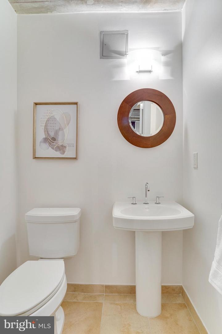 301 MASSACHUSETTS AVE NW #102, WASHINGTON, District Of Columbia 20001, 2 Bedrooms Bedrooms, ,2 BathroomsBathrooms,Residential,For sale,301 MASSACHUSETTS AVE NW #102,DCDC2175332 MLS # DCDC2175332