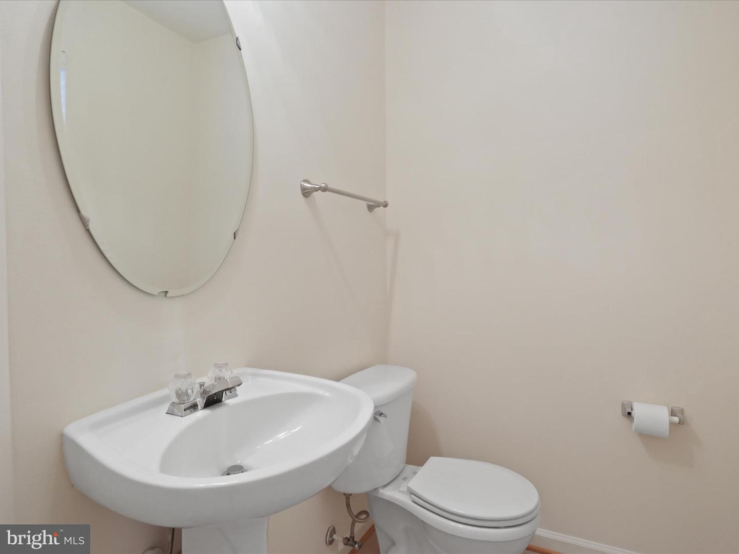 2706 MANHATTAN PL, VIENNA, Virginia 22180, 3 Bedrooms Bedrooms, ,3 BathroomsBathrooms,Residential,For sale,2706 MANHATTAN PL,VAFX2218664 MLS # VAFX2218664