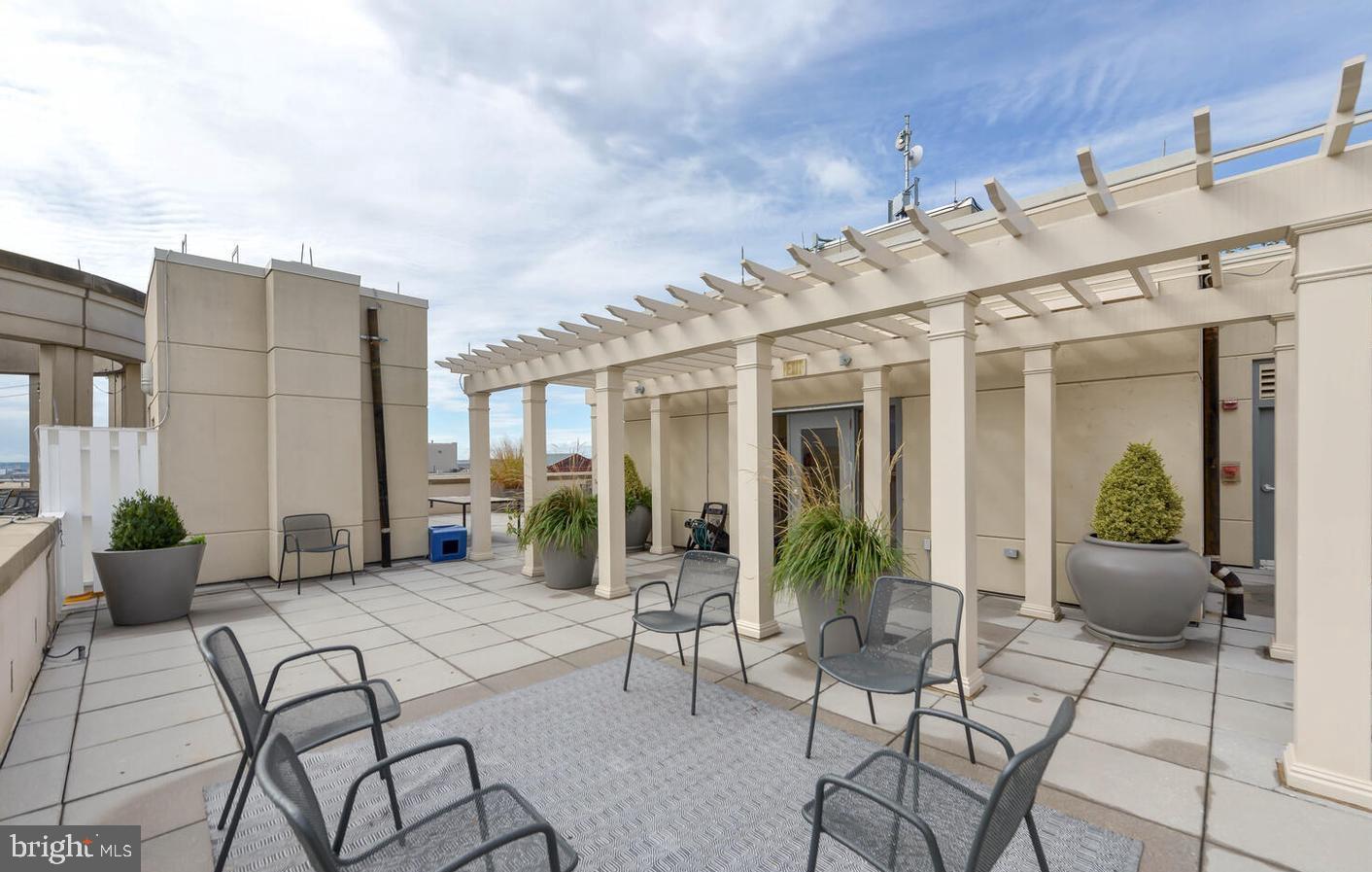 301 MASSACHUSETTS AVE NW #204, WASHINGTON, District Of Columbia 20001, 1 Bedroom Bedrooms, ,1 BathroomBathrooms,Residential,For sale,301 MASSACHUSETTS AVE NW #204,DCDC2175700 MLS # DCDC2175700