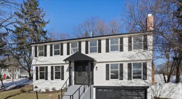 8692 YOUNG CT, SPRINGFIELD, Virginia 22153, 5 Bedrooms Bedrooms, ,4 BathroomsBathrooms,Residential,For sale,8692 YOUNG CT,VAFX2214330 MLS # VAFX2214330