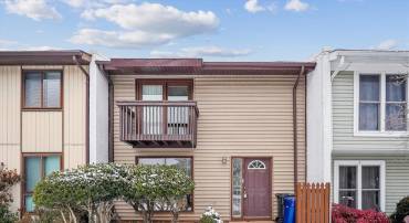 747 SUGARLAND RUN DR, STERLING, Virginia 20164, 3 Bedrooms Bedrooms, ,2 BathroomsBathrooms,Residential,For sale,747 SUGARLAND RUN DR,VALO2085824 MLS # VALO2085824