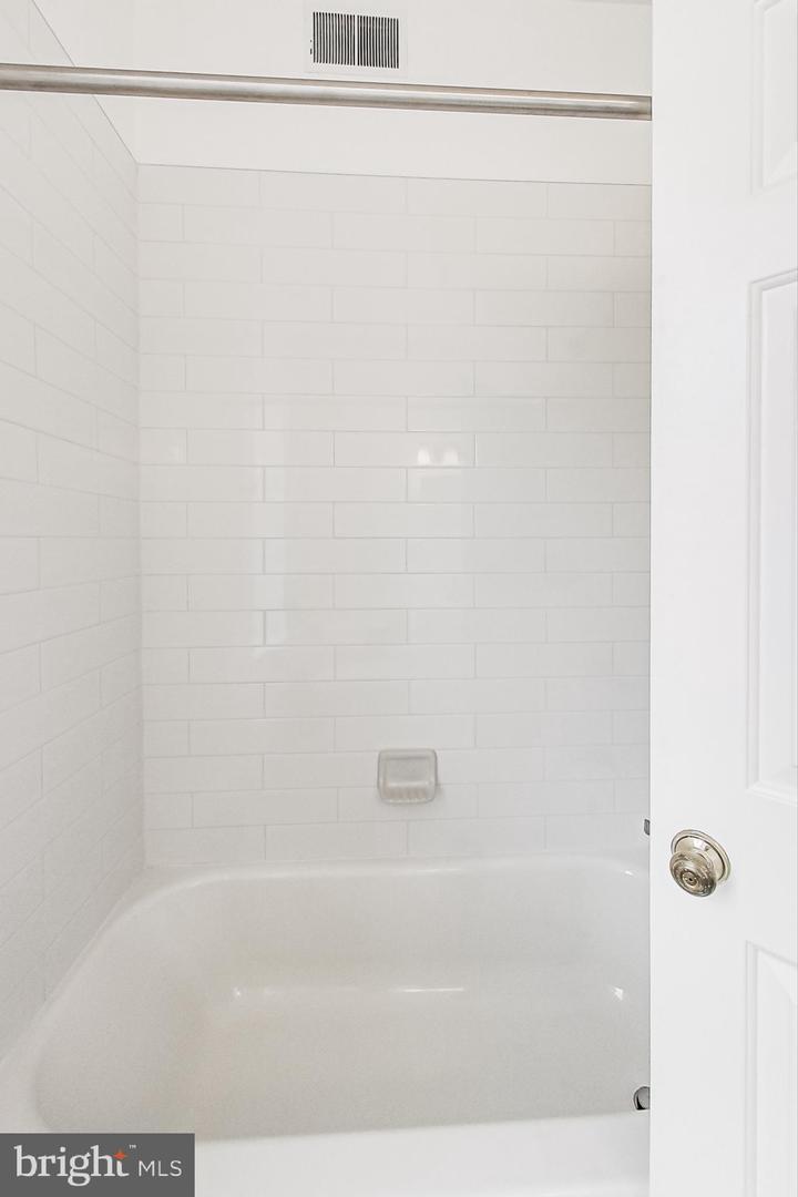 514 U ST NW #9, WASHINGTON, District Of Columbia 20001, 2 Bedrooms Bedrooms, ,1 BathroomBathrooms,Residential,For sale,514 U ST NW #9,DCDC2173538 MLS # DCDC2173538