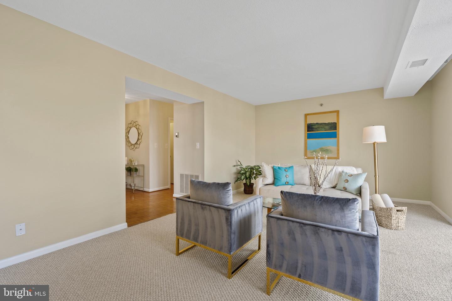 1016 S WAYNE ST #303, ARLINGTON, Virginia 22204, 2 Bedrooms Bedrooms, ,2 BathroomsBathrooms,Residential,For sale,1016 S WAYNE ST #303,VAAR2052478 MLS # VAAR2052478